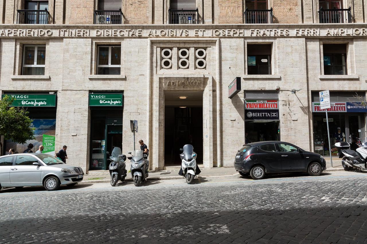 Prestigious Apartment Via Barberini روما المظهر الخارجي الصورة