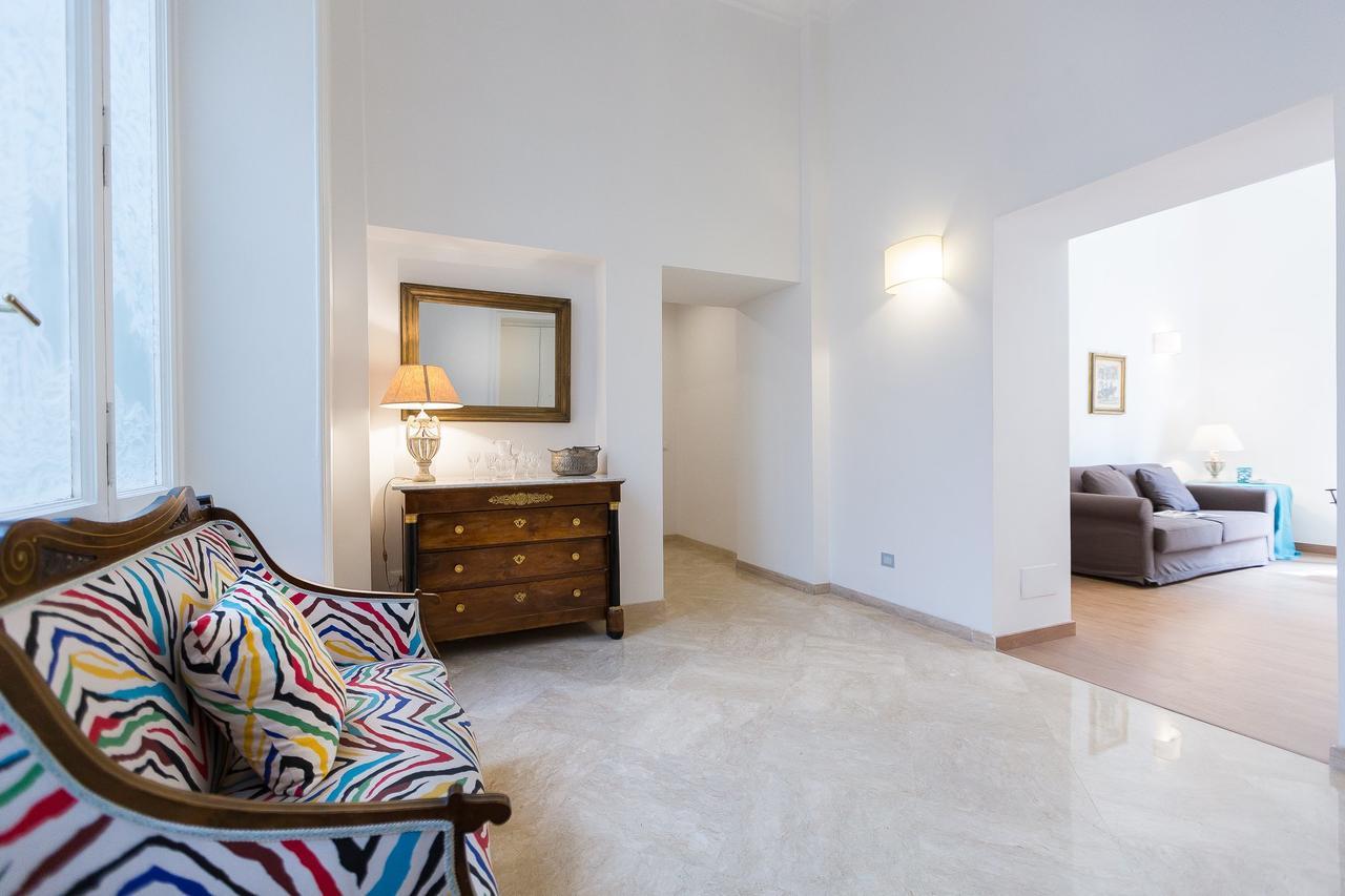 Prestigious Apartment Via Barberini روما المظهر الخارجي الصورة