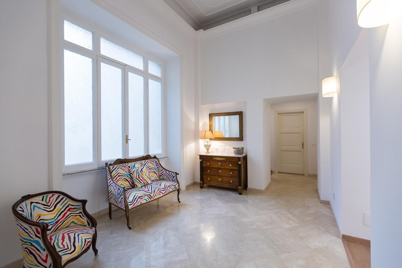 Prestigious Apartment Via Barberini روما المظهر الخارجي الصورة